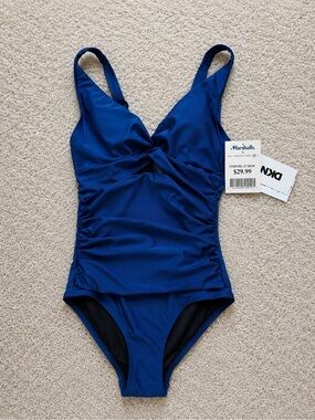 DKNY  Keyhole  One piece swimming suit size XS